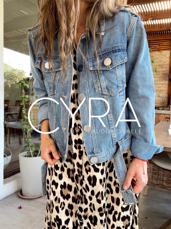 Chaqueta jeans boton plateado
